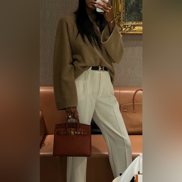 SOLD! 2024 NIB Hermes Constance 24 Belt in Noir/Gold with Gold HW - Picture 8 of 8